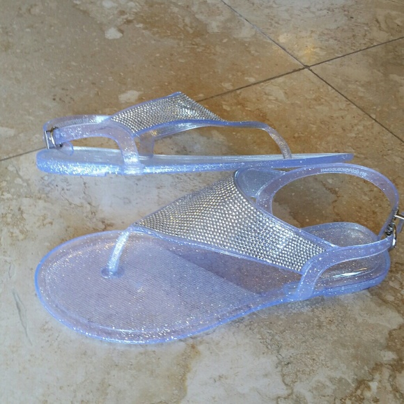 FIrM! CleAr JelLy sTuDdEd beAch th0ng sAndAl - Picture 2 of 7